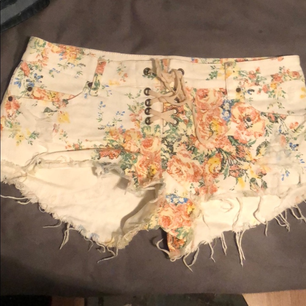Floral print tie up white denim shorts